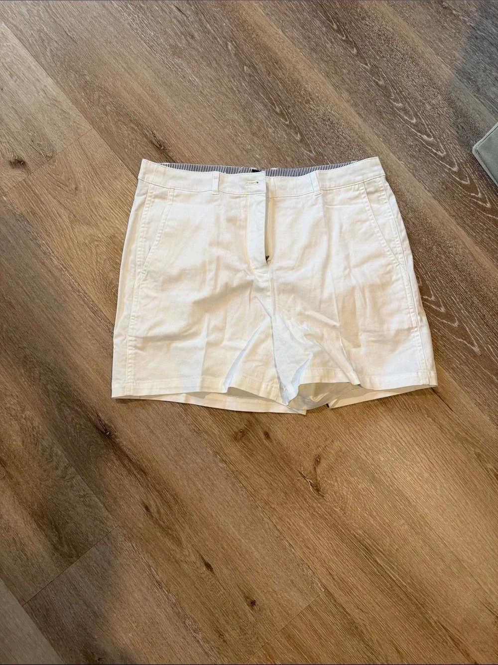 J. Crew White 4” heritage chino Shorts